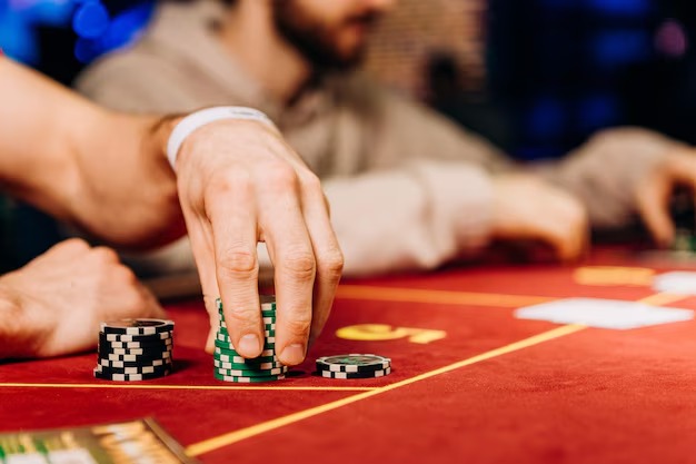 Poker Indonesia hand rankings and betting interface on nvmslot898